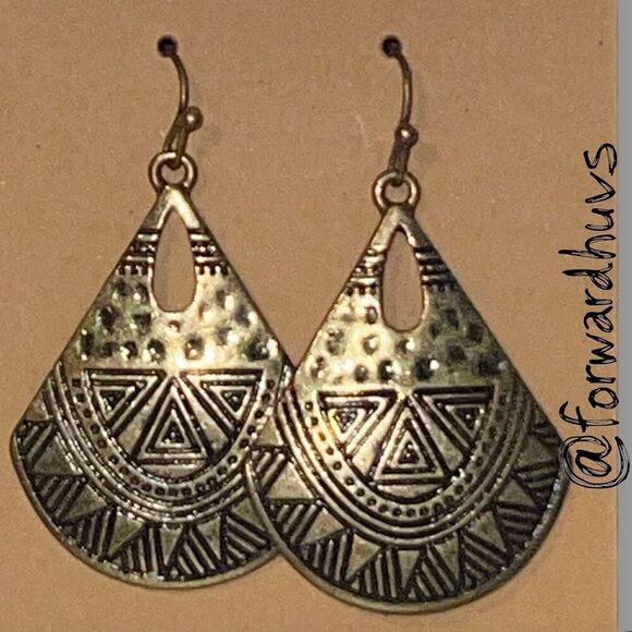Bundle Sale 3 for $15 | Bronze Geometric Leaf Design Earrings - Picture 4 of 5